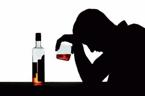 ¿Cuándo el alcohol se vuelve un problema? Señales que conviene no ignorar